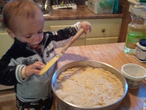 Smoothing the cake in the pan