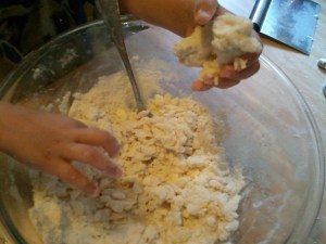 See how the dough in the bowl doesn't look like dough at all? But look what's squished in my hand. Perfection.